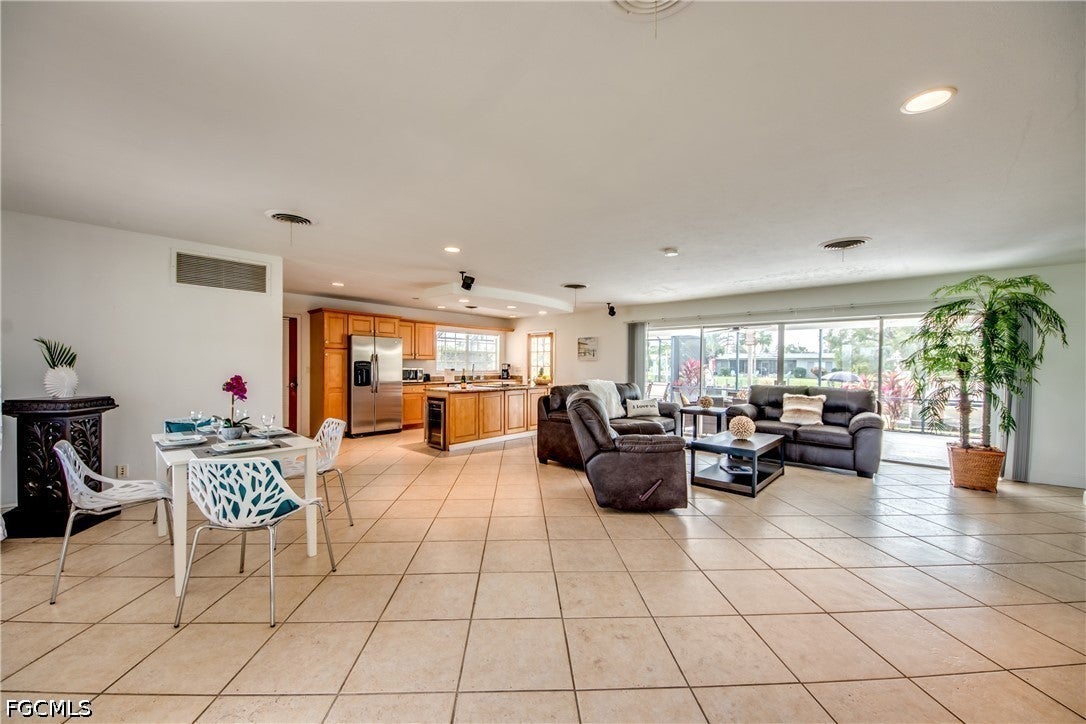5359 Majestic Ct, Cape Coral, FL 33904 photo