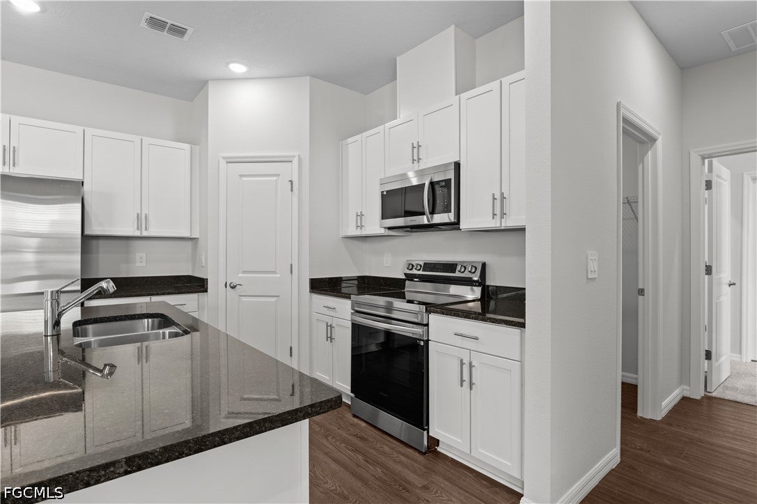 3901 NE 19 Ave, Cape Coral, FL 33909 photo