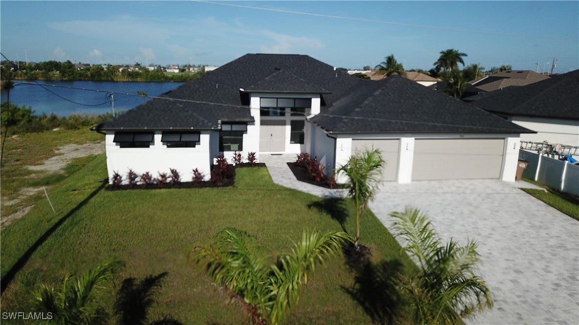 702 NW 30 Pl, Cape Coral, FL 33993 photo