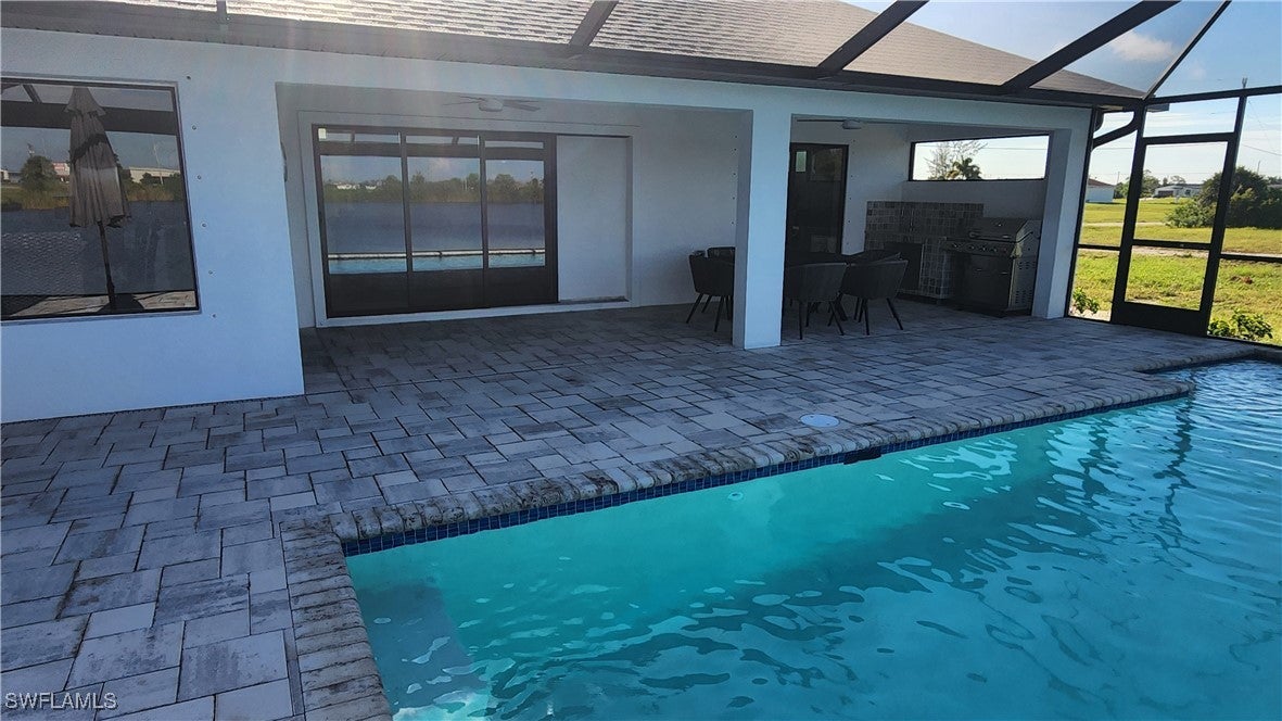 702 NW 30 Pl, Cape Coral, FL 33993 photo