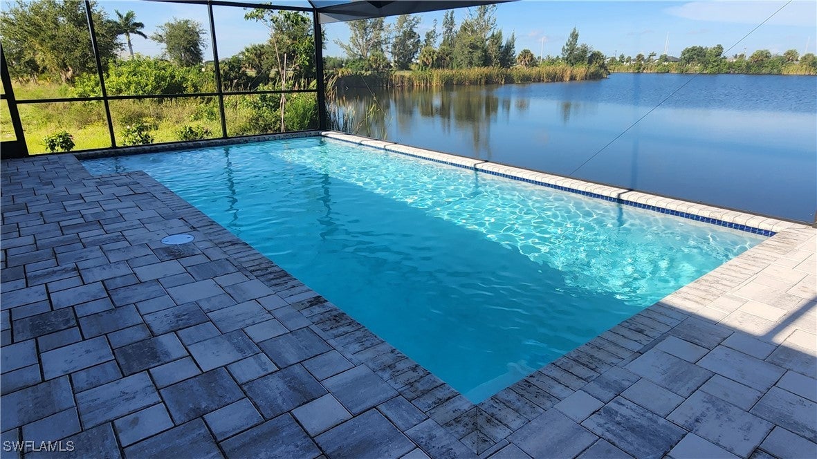702 NW 30 Pl, Cape Coral, FL 33993 photo