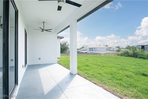 Single Family Residence in Lehigh Acres FL 1254 Nimitz Boulevard 20.jpg