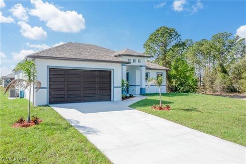Single Family Residence in Lehigh Acres FL 1254 Nimitz Boulevard 21.jpg