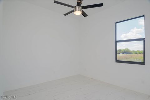 Single Family Residence in Lehigh Acres FL 1254 Nimitz Boulevard 19.jpg