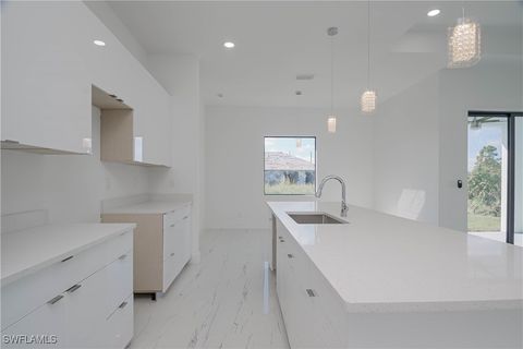 Single Family Residence in Lehigh Acres FL 1254 Nimitz Boulevard 9.jpg