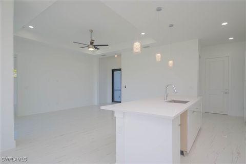 Single Family Residence in Lehigh Acres FL 1254 Nimitz Boulevard 4.jpg