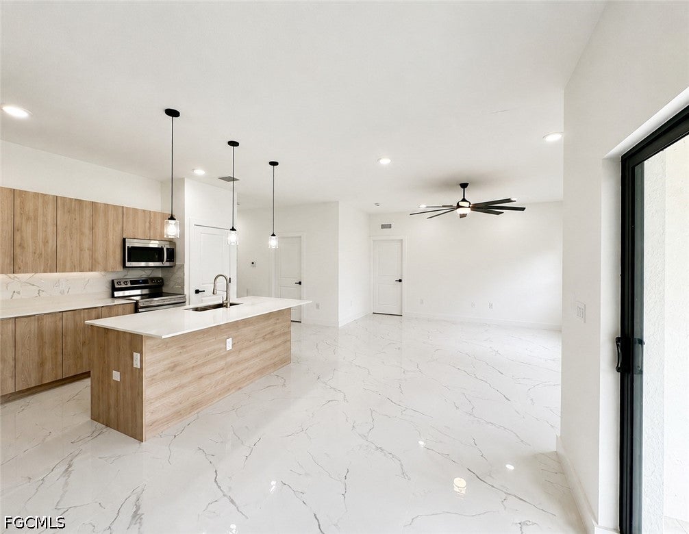 621 Greenbriar Blvd, Lehigh Acres, FL 33972 photo
