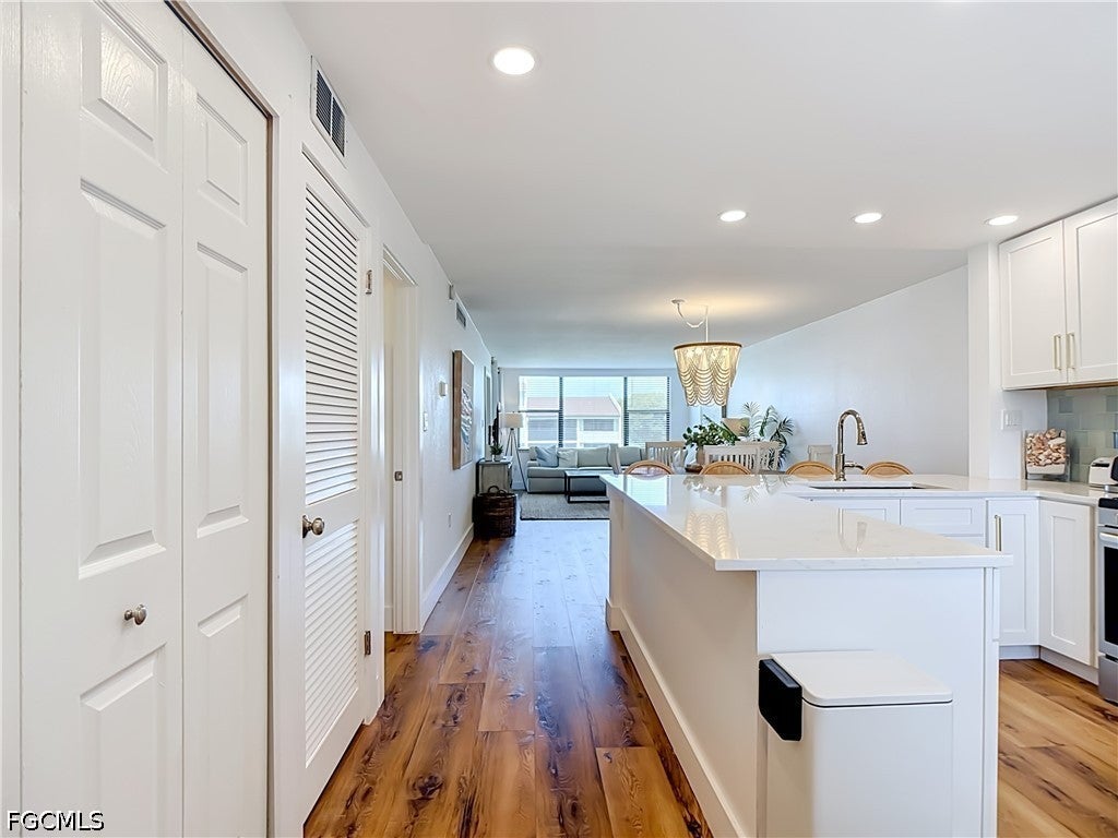 979 E Gulf Dr #D 433, Sanibel, FL 33957 photo