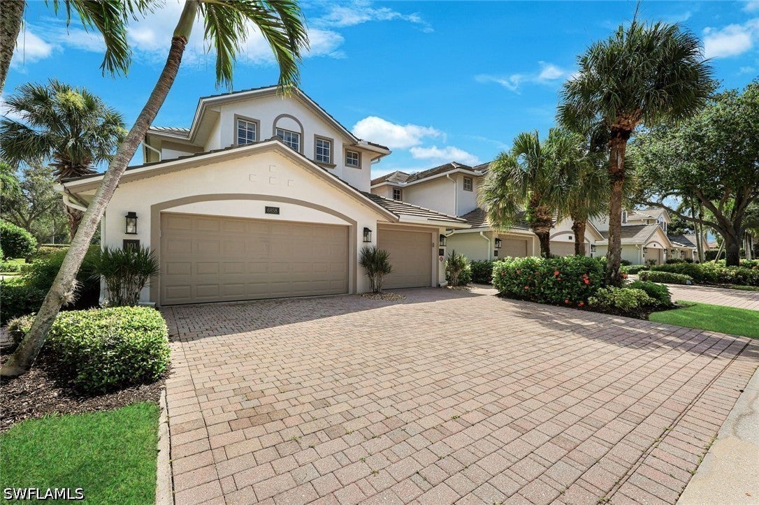 6858 Ascot Dr, Naples, FL 34113