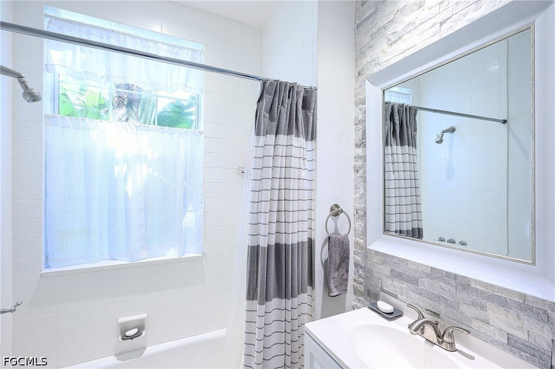133 Colonade Cir, Naples, FL 34103 photo