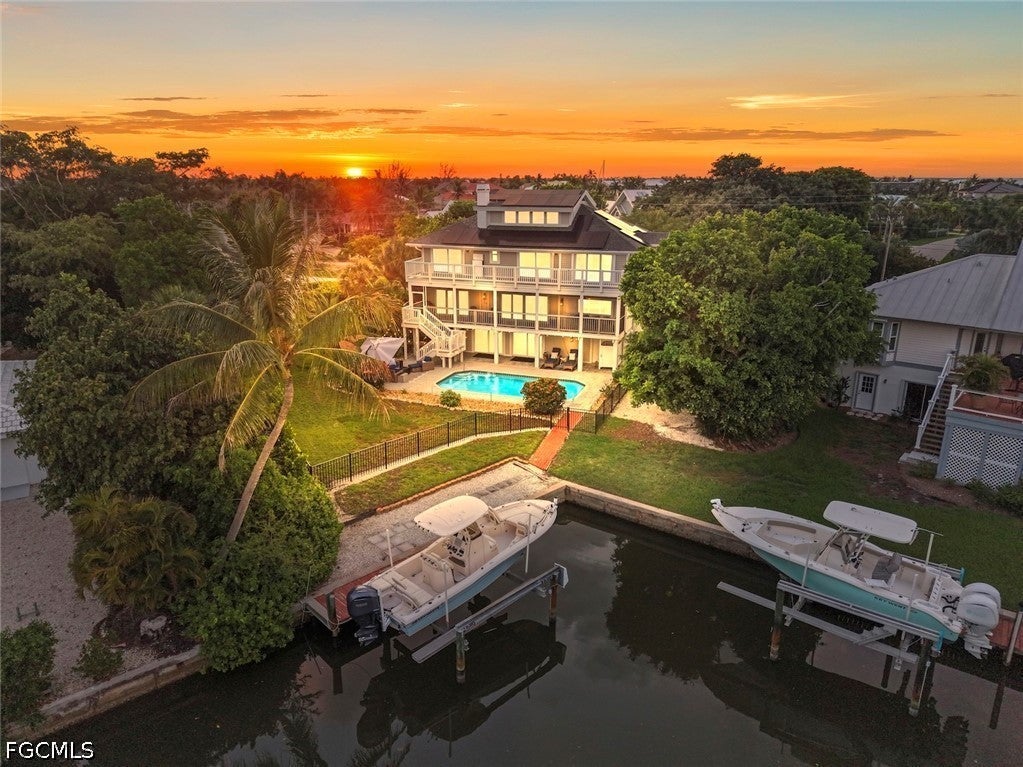 1048 Kings Crown Dr, Sanibel, FL 33957 photo