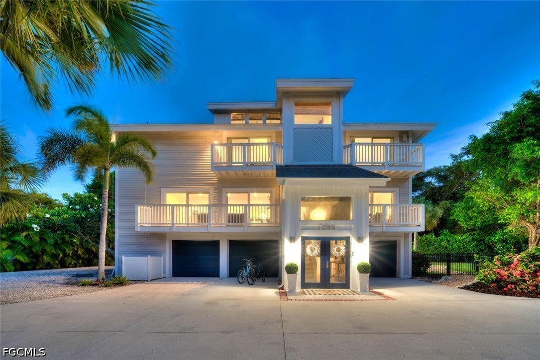 1048 Kings Crown Dr, Sanibel, FL 33957 photo