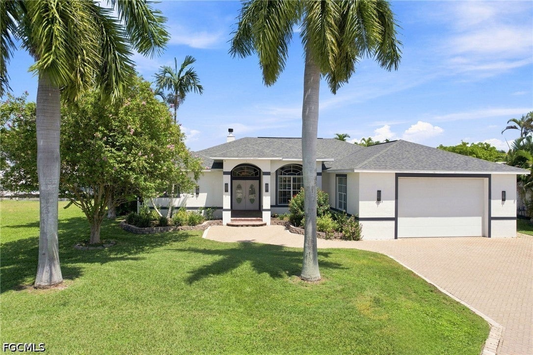2059 Ottersrest Ln, Cape Coral, FL 33990