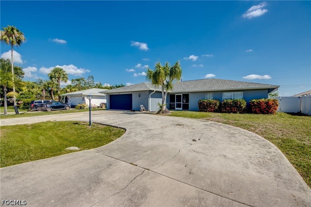1131 SE 34 St, Cape Coral, FL 33904 photo