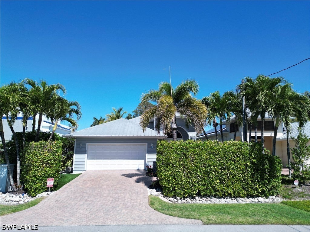 3005 Coco Ave, Naples, FL 34112