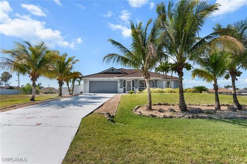 Single Family Residence in Cape Coral FL 1528 SW 29th Street.jpg
