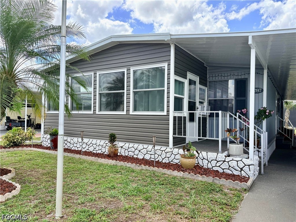 2787 Breezewood Dr, North Fort Myers, FL 33917 photo