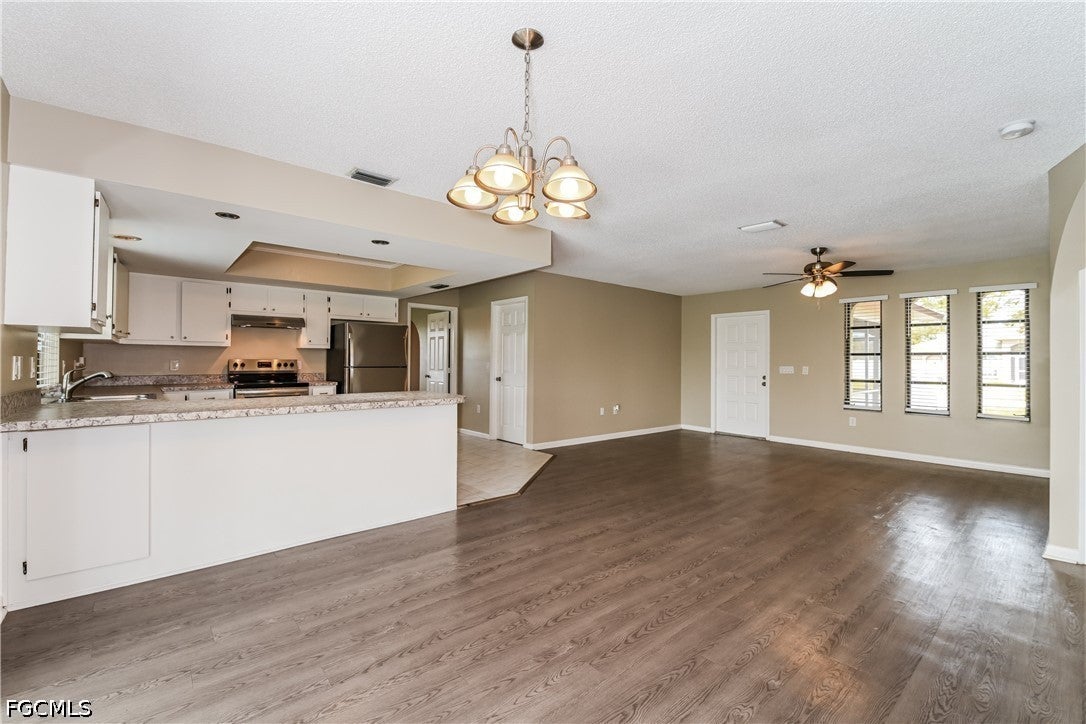 3411 SW 6 Pl, Cape Coral, FL 33914 photo