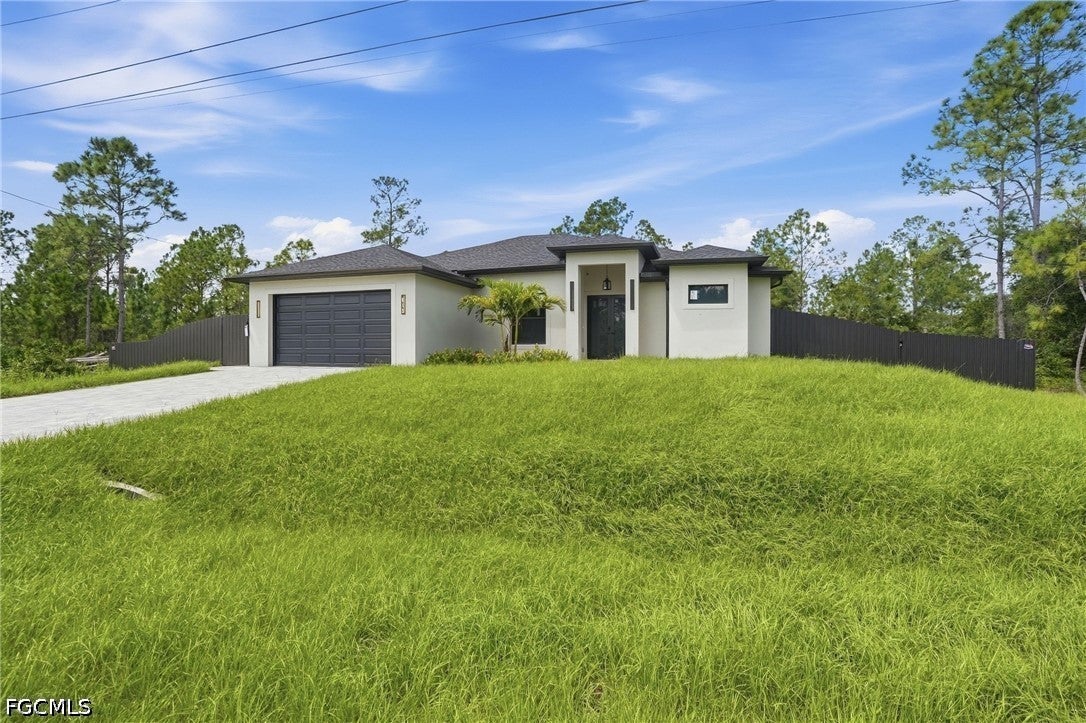 915 Lincoln Ave, Lehigh Acres, FL 33972 photo