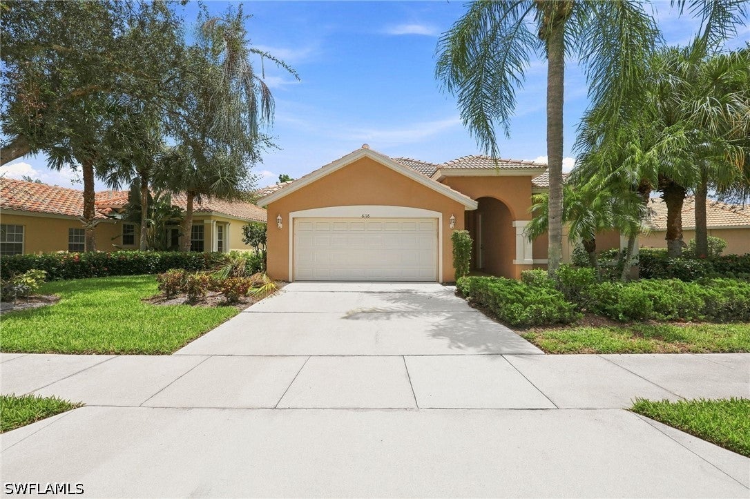6116 Highwood Park Ln, Naples, FL 34110