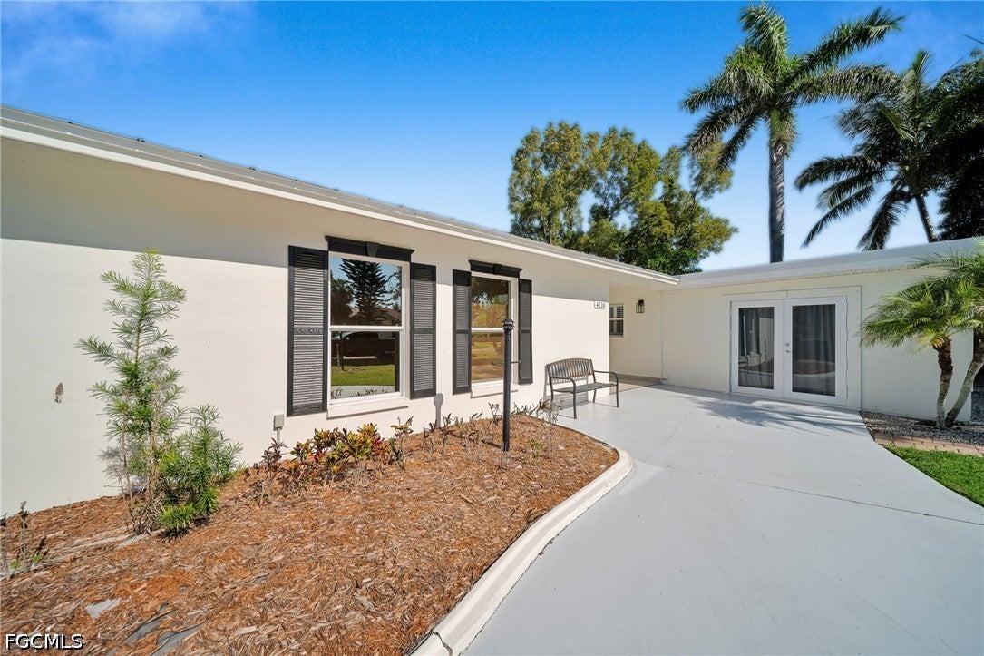 4118 SE 3 Ave, Cape Coral, FL 33904 photo