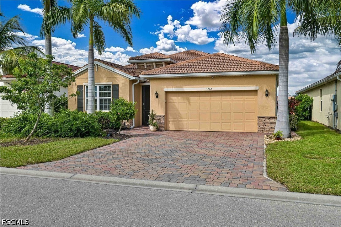 3242 Birchin Ln, Fort Myers, FL 33916 photo