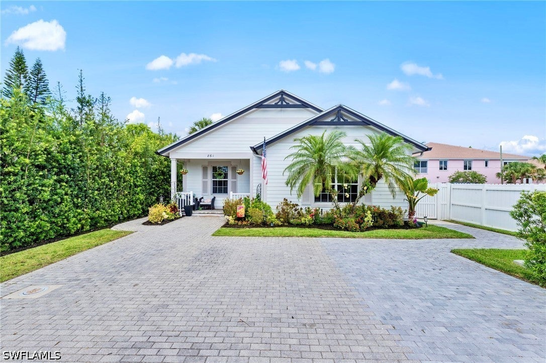 861 97 Ave, Naples, FL 34108