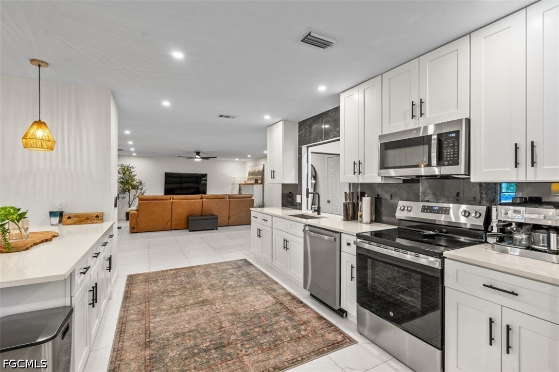 14725 Kimberly Ln, Fort Myers, FL 33908 photo