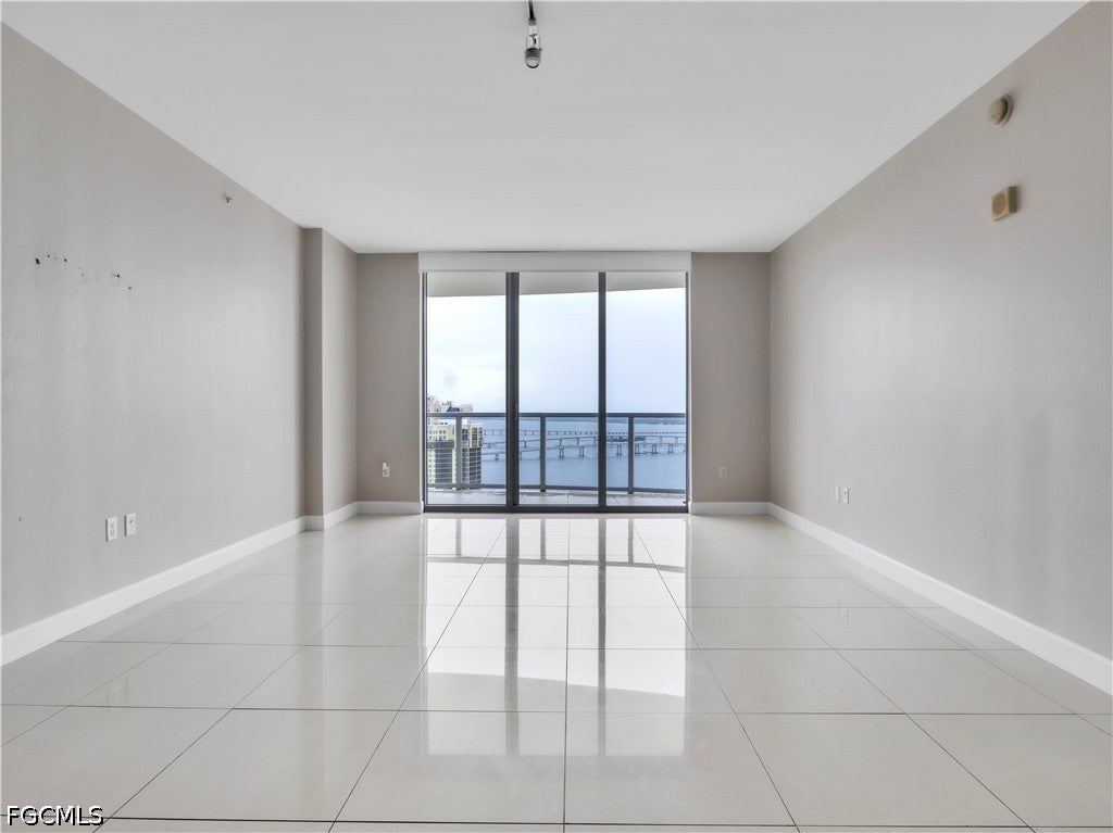 3000 Oasis Grand Blvd #2905, Fort Myers, FL 33916 photo