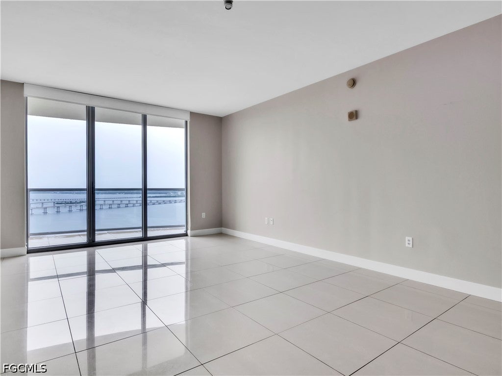 3000 Oasis Grand Blvd #2905, Fort Myers, FL 33916 photo