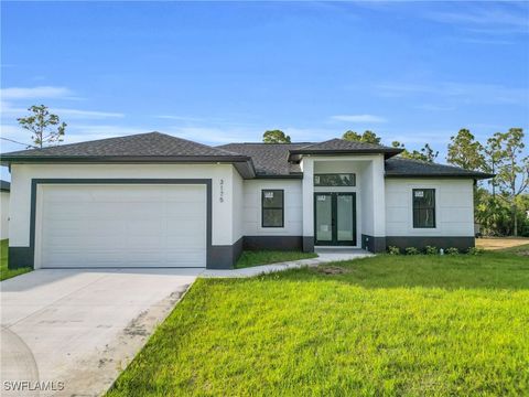 Single Family Residence in Lehigh Acres FL 3175 Sunshine Boulevard.jpg