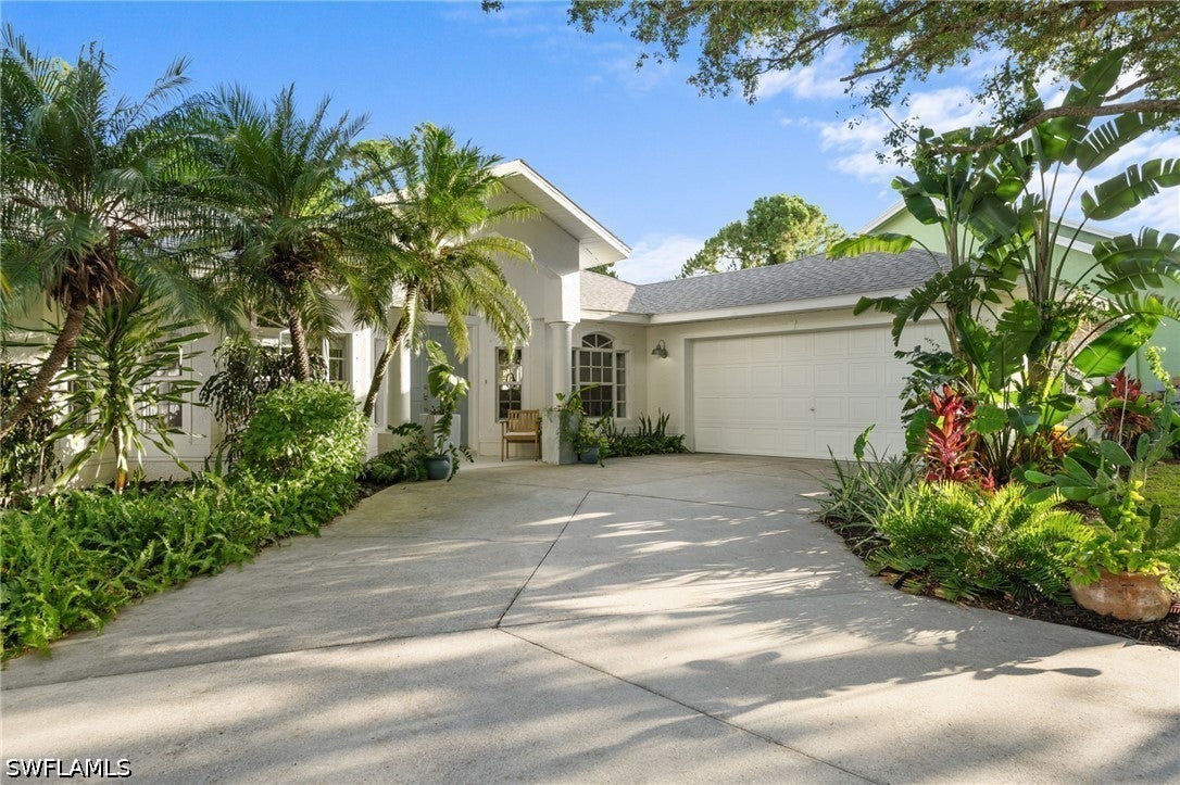 20 Heritage Way, Naples, FL 34110