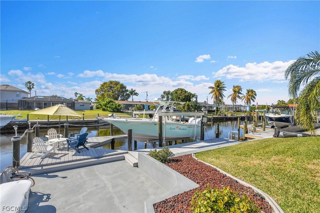 3018 SE 18 Pl, Cape Coral, FL 33904 photo