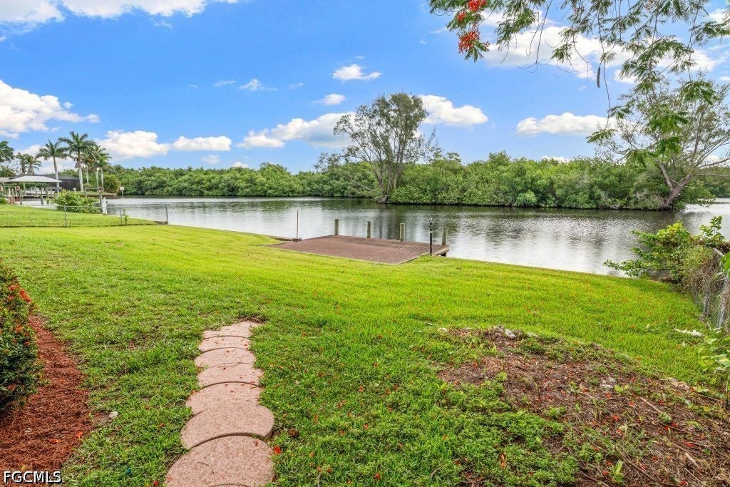 2160 Channel Way, North Fort Myers, FL 33917 photo