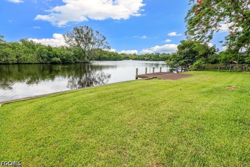 2160 Channel Way, North Fort Myers, FL 33917 photo