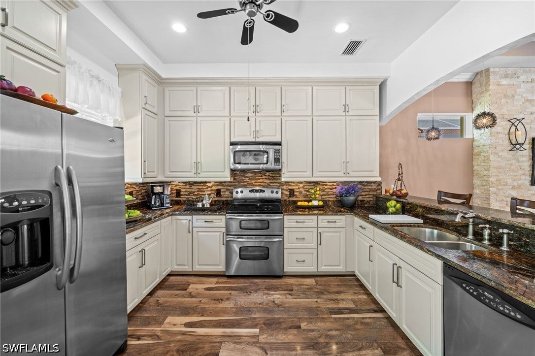 4830 Europa Dr, Naples, FL 34105 photo