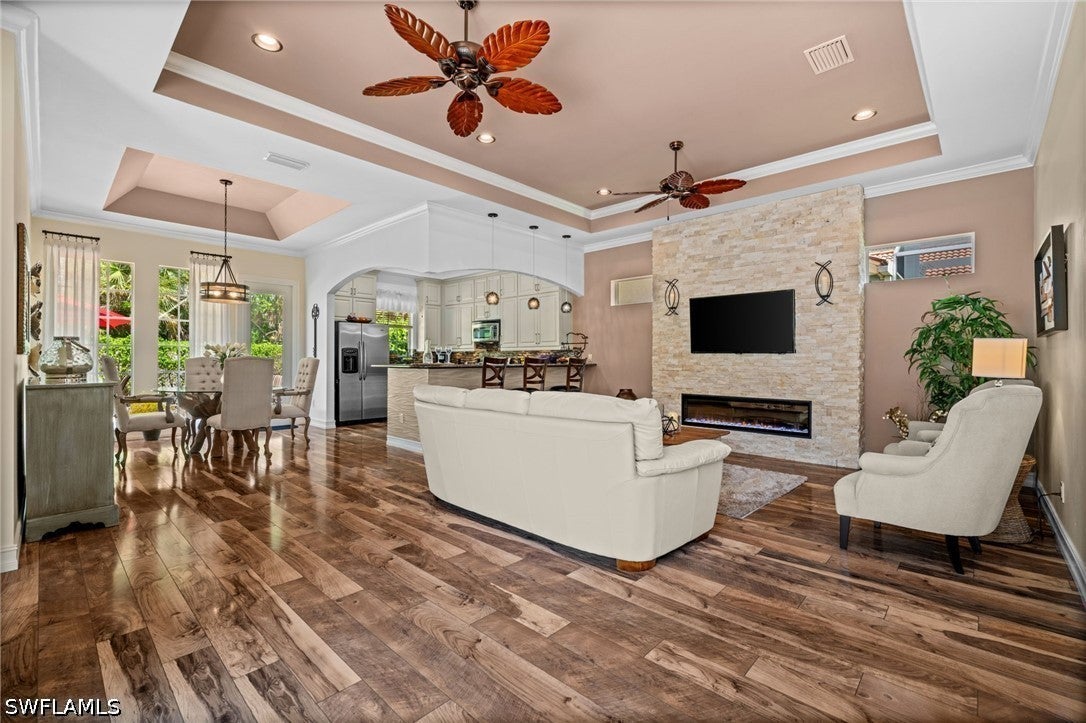 4830 Europa Dr, Naples, FL 34105 photo