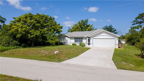 Single Family Residence in Lehigh Acres FL 417 Irving Avenue.jpg