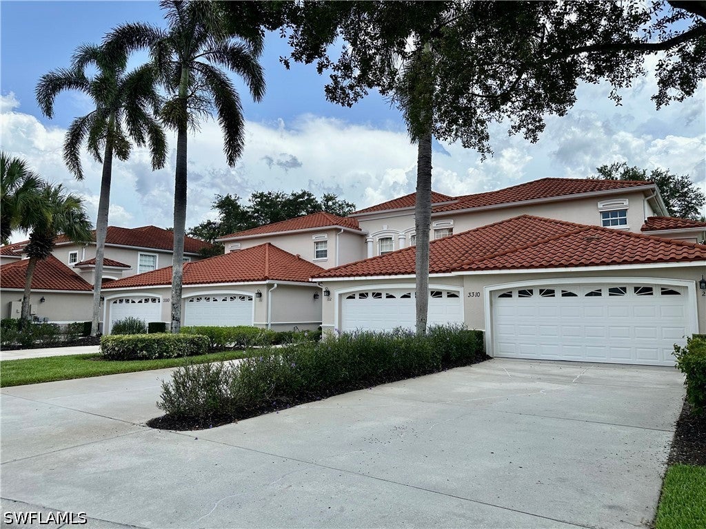 3310 Grand Cypress Dr, Naples, FL 34119