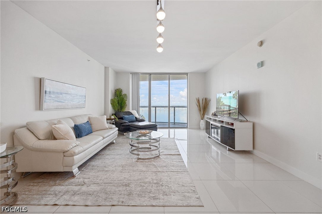 3000 Oasis Grand Blvd #1705, Fort Myers, FL 33916 photo