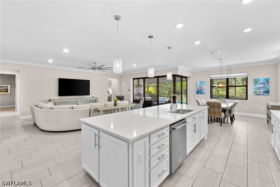 6907 Cocoplum St, Naples, FL 34114