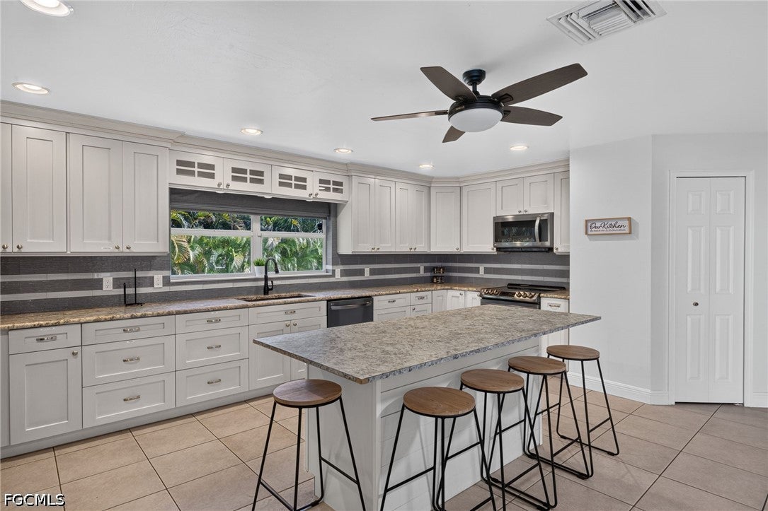 2309 SW 27 St, Cape Coral, FL 33914 photo