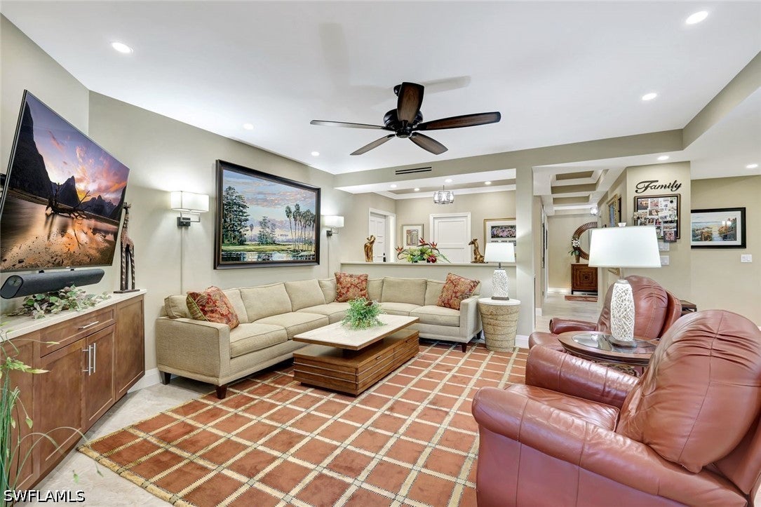 6820 Pelican Bay Blvd, Naples, FL 34108