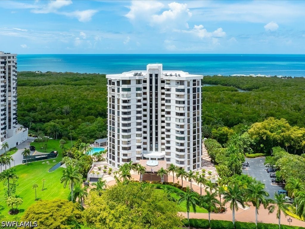 6075 Pelican Bay Blvd, Naples, FL 34108