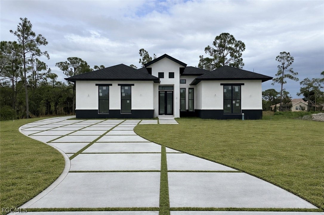 912 Cleveland Ave, Lehigh Acres, FL 33972 photo