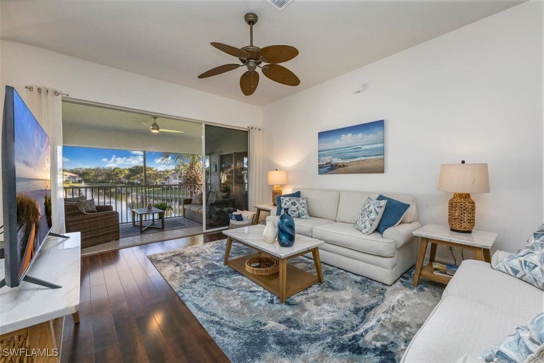 866 Carrick Bend Cir, Naples, FL 34110