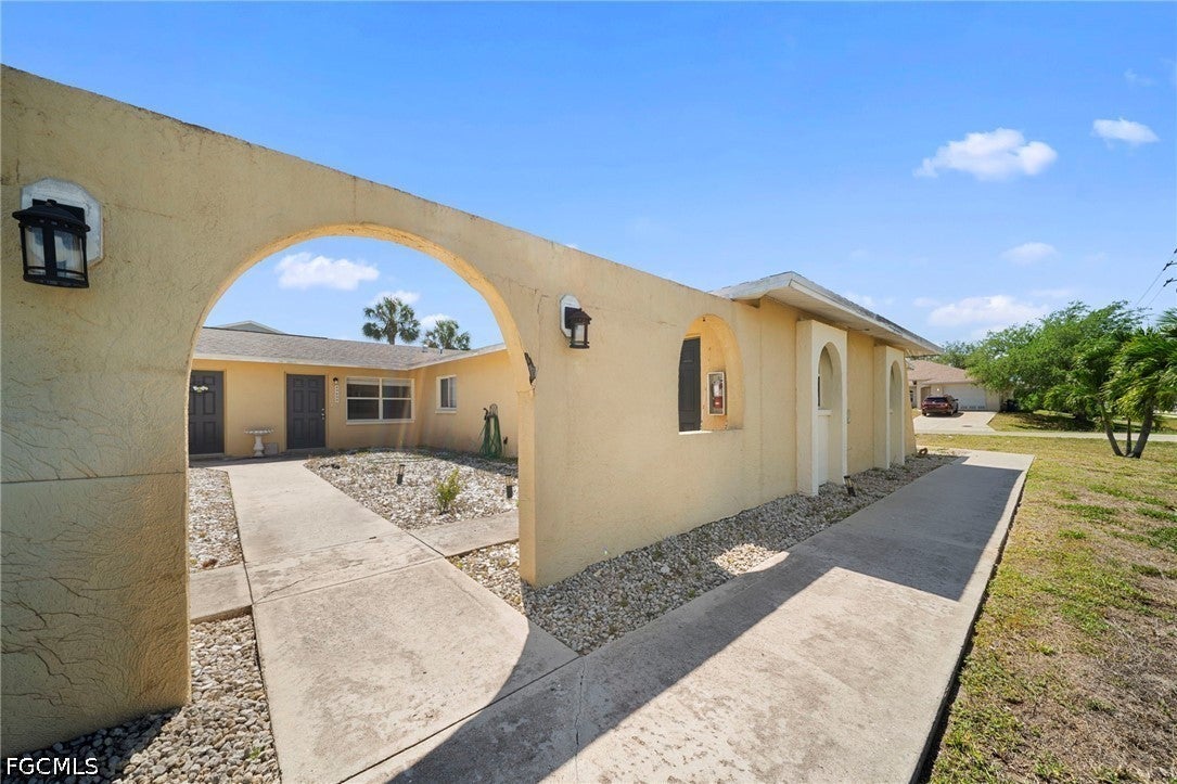 13401 Pine Needle Ln, Fort Myers, FL 33908 photo