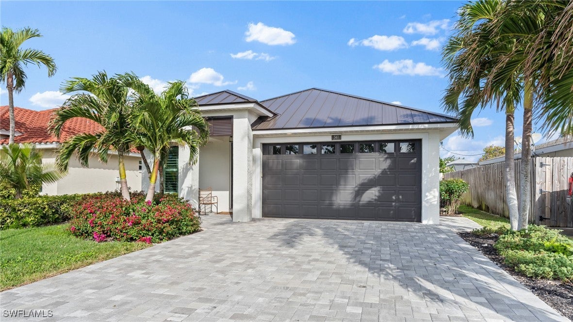 561 94 Ave, Naples, FL 34108 photo