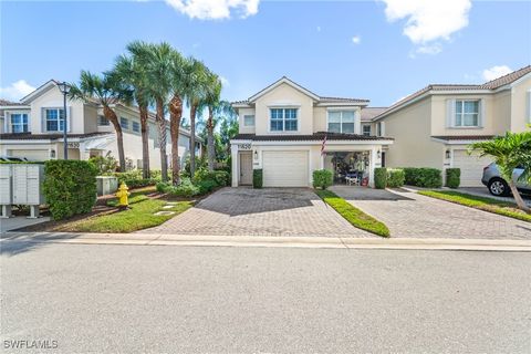 Condominium in Fort Myers FL 11620 Navarro Way #2408.jpg