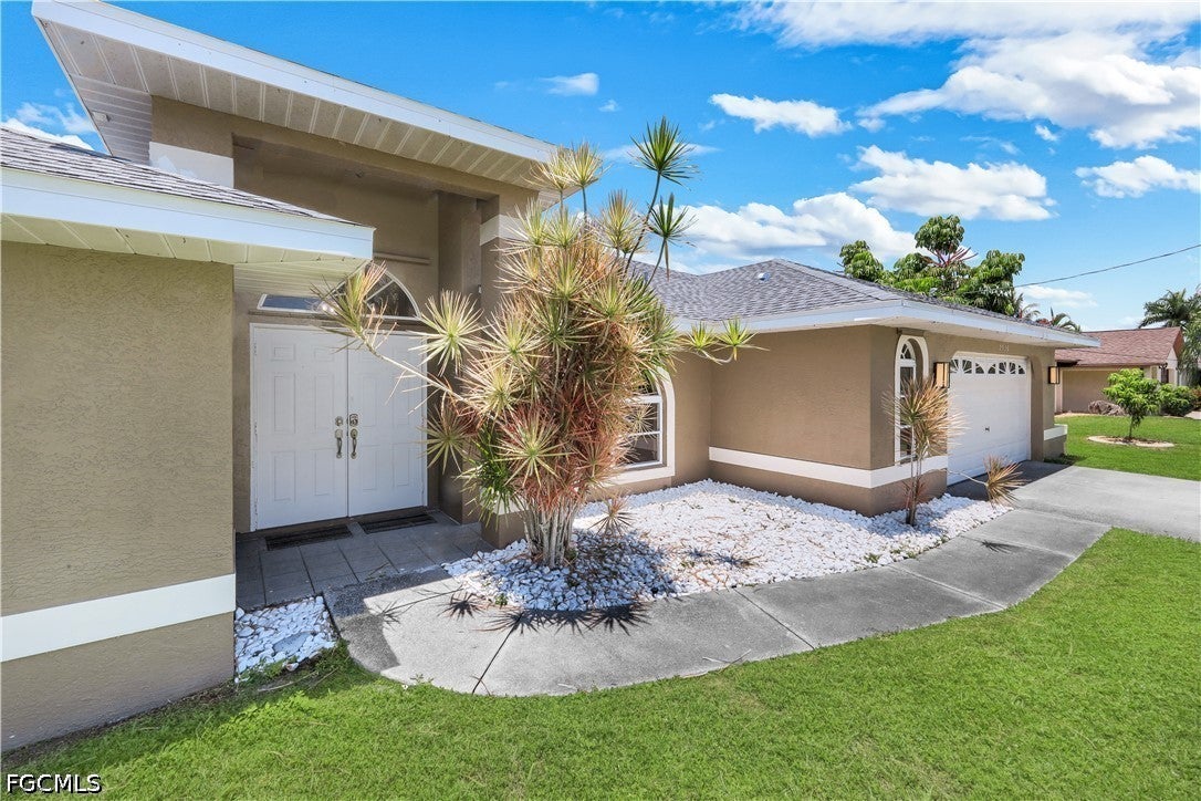 2526 SE 19 Pl, Cape Coral, FL 33904 photo